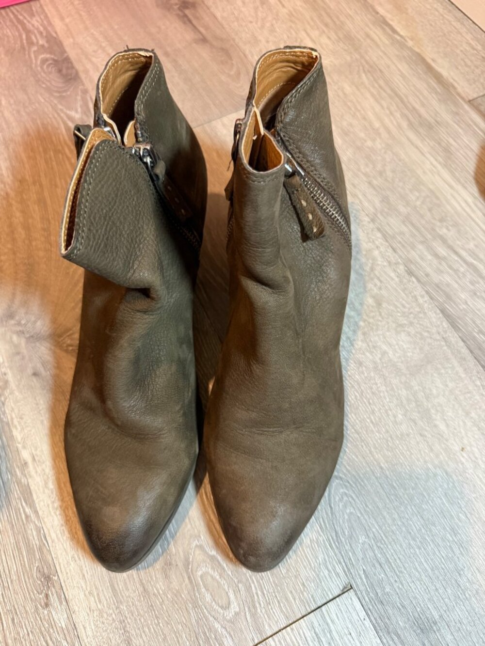 Frye Leather Ankle Boots with Side Zipper 9M